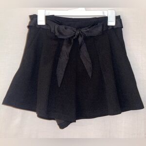 SHEIN Black Ruffle Short with Optional Belt